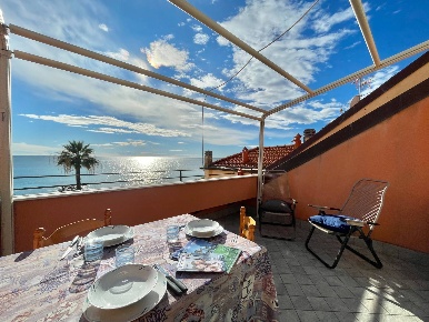 Foto Appartamento in Via Montaldo, Pietra Ligure di 60 m² con 1 locali