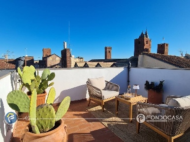 Foto Appartamento in Vico Navone, Albenga Centro di 91 m² con 3 locali