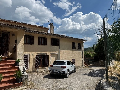Foto Case semi ndipendenti in Cerreto di Spoleto - Macchia, Macchia