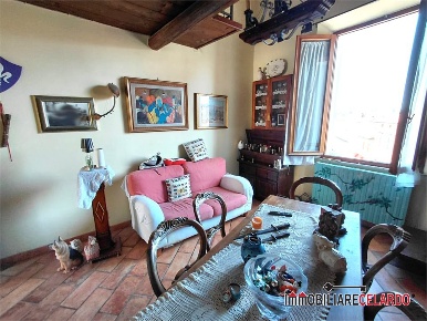 Foto Appartamento a Colle di Val d'Elsa Colle Bassa, Via Gramsci di 65 m²