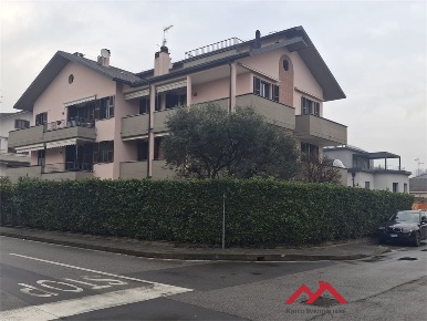 Foto Appartamento a Cernusco sul Naviglio Centro di 110 m² con 3 locali