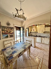Foto Appartamento in Via Sabaudia, San Felice Circeo Centro di 160 m²