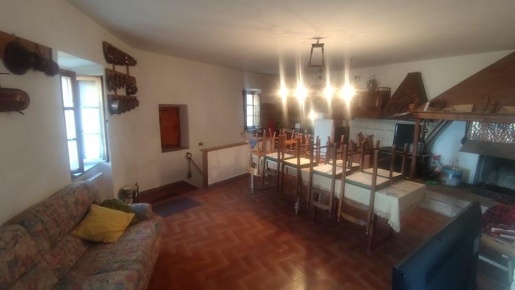 Foto Appartamento a Sovicille di 285 m² con 6 locali in vendita