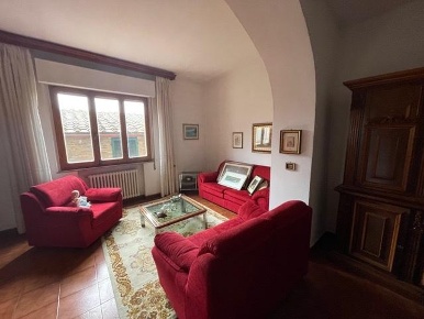 Foto Appartamento a Monticiano Centro di 200 m² con 6 locali in vendita