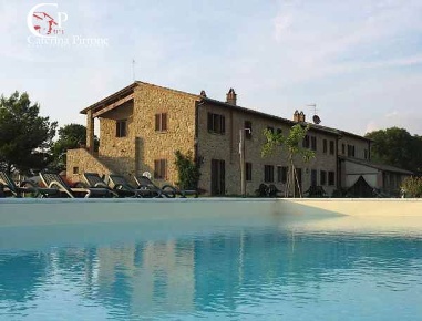 Foto Villa unifamiliare in via degli Allori 80, Volterra di 827 m²
