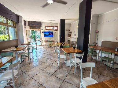 Foto Bar a Livorno Salviano di 175 m² con 6 locali in vendita