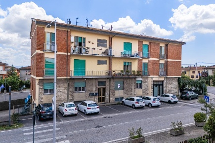Foto Appartamento a Calcinaia Centro di 93 m² con 4 locali in vendita