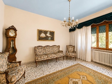 Foto Villa unifamiliare a Capannoli Centro di 374 m² con 15 locali