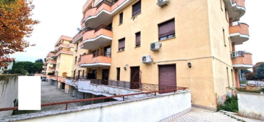 Foto Appartamento a Gallarate Madonna in Campagna di 85 m² con 4 locali