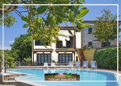 Foto Casale a Lamporecchio Fornello di 270 m² con 11 locali in vendita