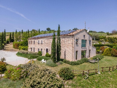 Foto Appartamento a Senigallia di 650 m² con 9 locali in vendita