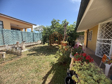 Foto Villa unifamiliare a Latina Isonzo di 188 m² con 6 locali in vendita