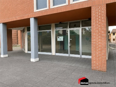Foto Locale commerciale in Via San Vincenzo, Thiene Centro di 60 m²