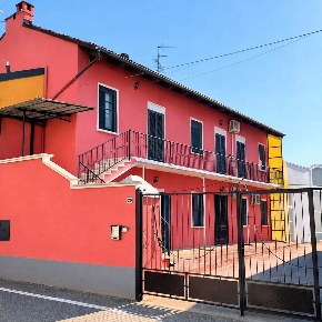 Foto Case semi ndipendenti in via Pietro Castino 20A, Prarolo di 180 m²