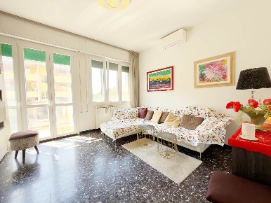 Foto Appartamento a Firenze Novoli di 92 m² con 5 locali in vendita