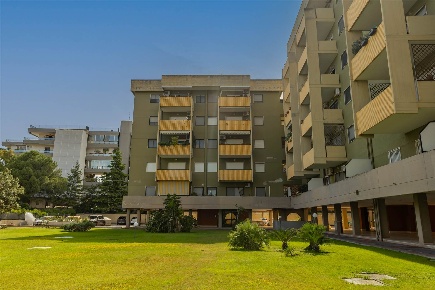 Foto Appartamento in Via Divisione Paracadutisti della Folgore 14, Bari
