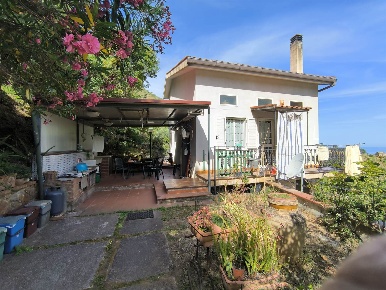 Foto Villa unifamiliare a Cefalù Centro di 84 m² con 4 locali in vendita