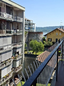 Foto Appartamento a Arona Centro di 120 m² con 5 locali in affitto
