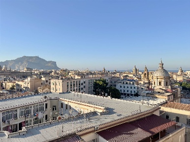 Foto Appartamento in via generale cadorna  5, Palermo Cassaro di 190 m²
