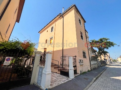 Foto Appartamento in Via CAMPO SPORTIVO 4, Verona Borgo Venezia di 50 m²