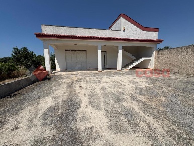 Foto Villa unifamiliare in Viale CANNE SNC, Pulsano Centro di 150 m²