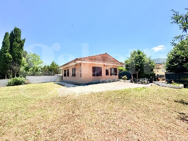 Foto Villa singola in Via Latina 27, Colleferro Centro di 130 m² in affitto