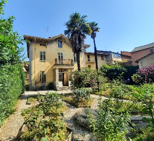 Foto Villa unifamiliare in Viale Roma 0, Almese Almese Rivera di 500 m²