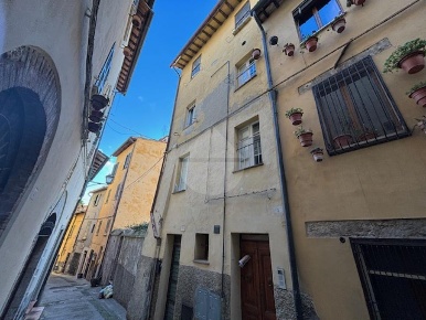 Foto Appartamento in Via del Curato, Perugia di 95 m² con 4 locali