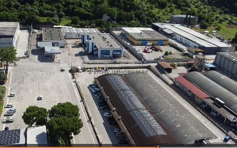 Foto Locale commerciale in VIA PICENO APRUTINA, Ascoli Piceno di 1200 m²
