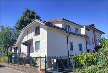 Foto Appartamento in Via Don Gianola, Garbagnate Milanese Centro di 115 m²