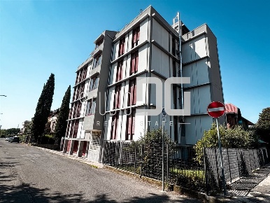Foto Appartamento in via Amatore Sciesa, Desio di 90 m² con 3 locali