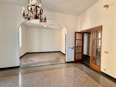Foto Appartamento in Via Crimea 10, Genova Foce di 140 m² con 8 locali