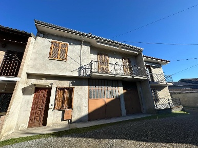 Foto Casa indipendente in Via Giuseppe Verdi 1313, Borgo Vercelli di 110 m²