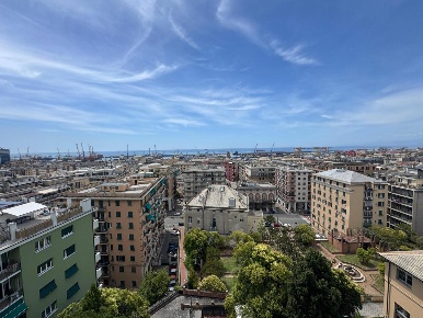 Foto Appartamento a Genova di 134 m² con 8 locali in vendita