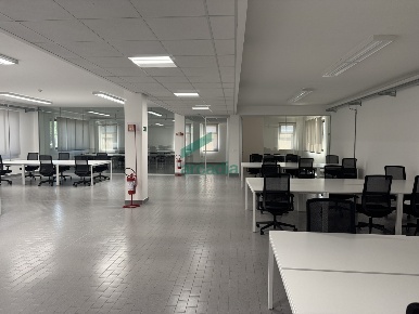 Foto Ufficio in Via Saverio Milella 2/bis, Bari Stanic di 400 m² in vendita