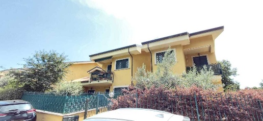 Foto Appartamento in Via delle Barozze, Rocca di Papa di 65 m² con 3 locali