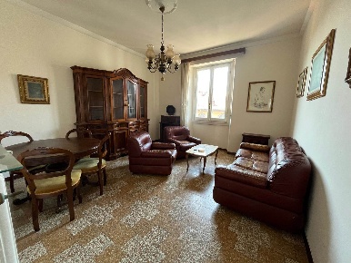 Foto Appartamento in Via Giovanni Fabbroni, Firenze di 100 m² con 5 locali