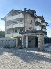 Foto Appartamento in via ungaretti 24, Senago di 120 m² con 4 locali