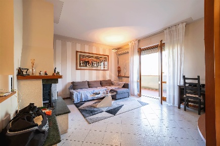 Foto Appartamento in Via Guido Rossa, Signa di 103 m² con 5 locali