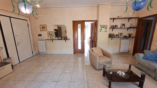 Foto Appartamento in VIA Raffaele Cantarella   9, Salerno di 130 m²