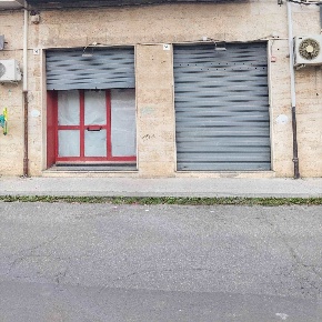 Foto Locale commerciale in via veneto  54, Acireale di 92 m² con 1 locali