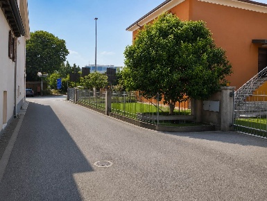 Foto Appartamento a Desenzano del Garda Entroterra di 45 m² con 2 locali