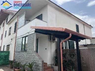 Foto Villa unifamiliare in VIA APPIA  22, Cellole di 135 m² con 4 locali