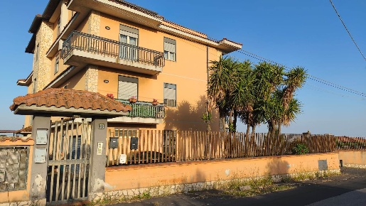Foto Appartamento in Via Dell'Aquila 89, Belpasso di 115 m² con 4 locali