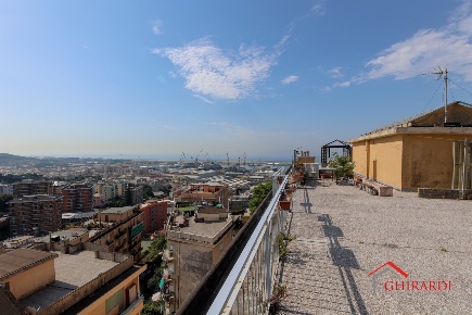 Foto Appartamento in Via Sant'Alberto 61A, Genova Sestri Ponente di 88 m²