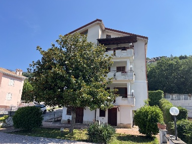 Foto Appartamento in Via Cisterna Antica, Fiuggi di 140 m² con 7 locali