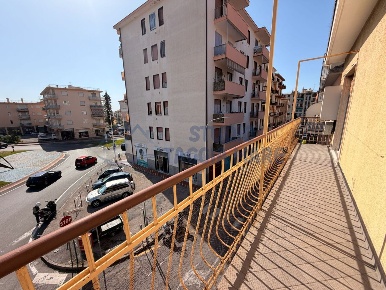 Foto Appartamento in Viale delle Palme 23, Taggia Centro di 80 m²