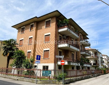 Foto Appartamento in Via Giuseppe Barbieri, Vicenza San Pio X di 130 m²