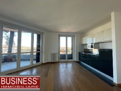 Foto Appartamento in Via Gerolamo Tiraboschi, Milano di 100 m² con 3 locali