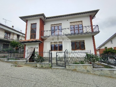Foto Villa unifamiliare in Via Coppi 3, Asti Valgera di 350 m² in vendita